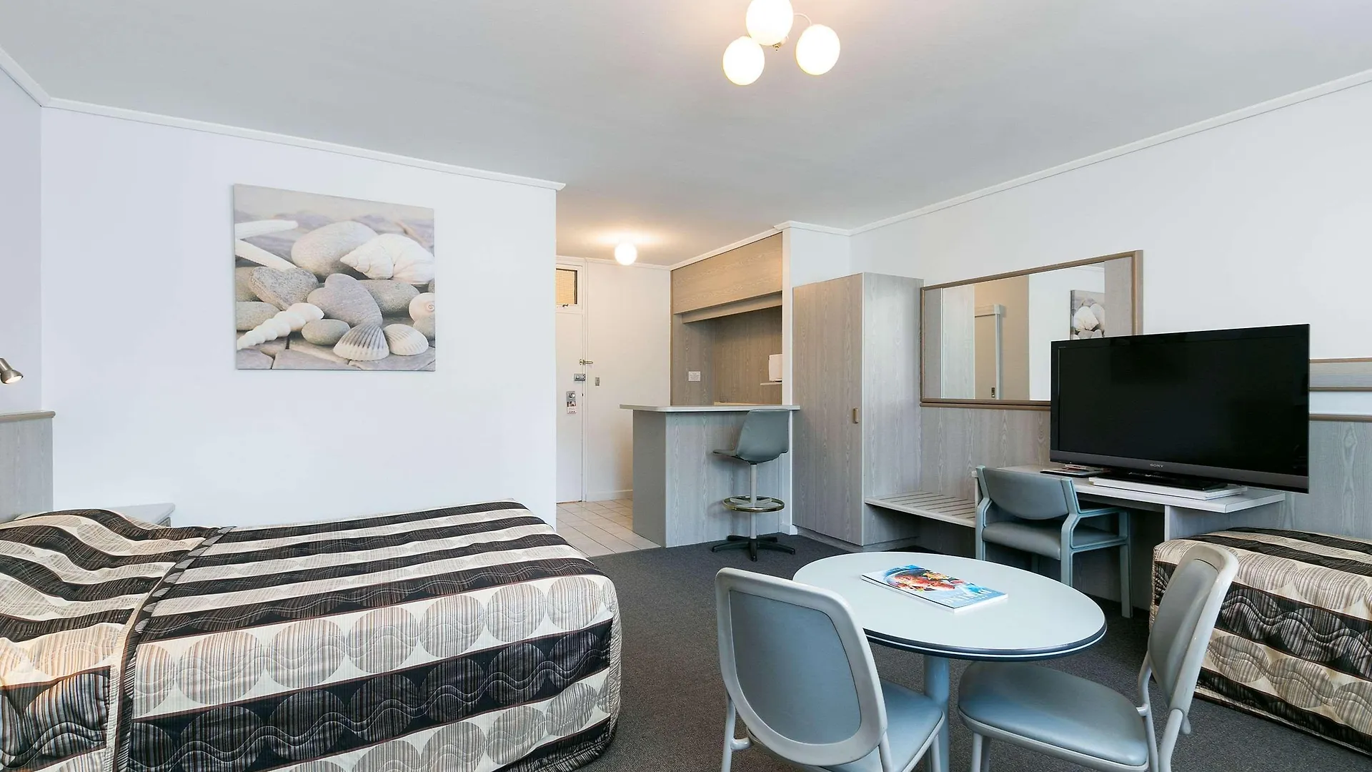 Comfort Inn Glenelg Adelaide Motel