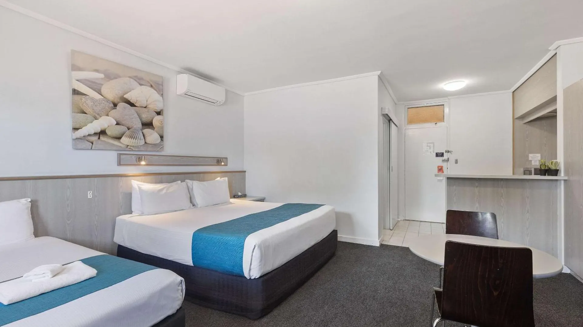 Comfort Inn Glenelg Adelaide 3*,