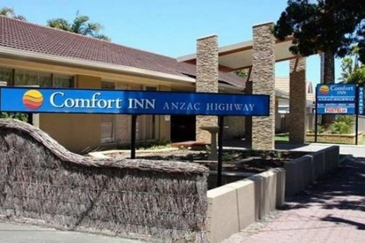Comfort Inn Glenelg Adelaide Motel