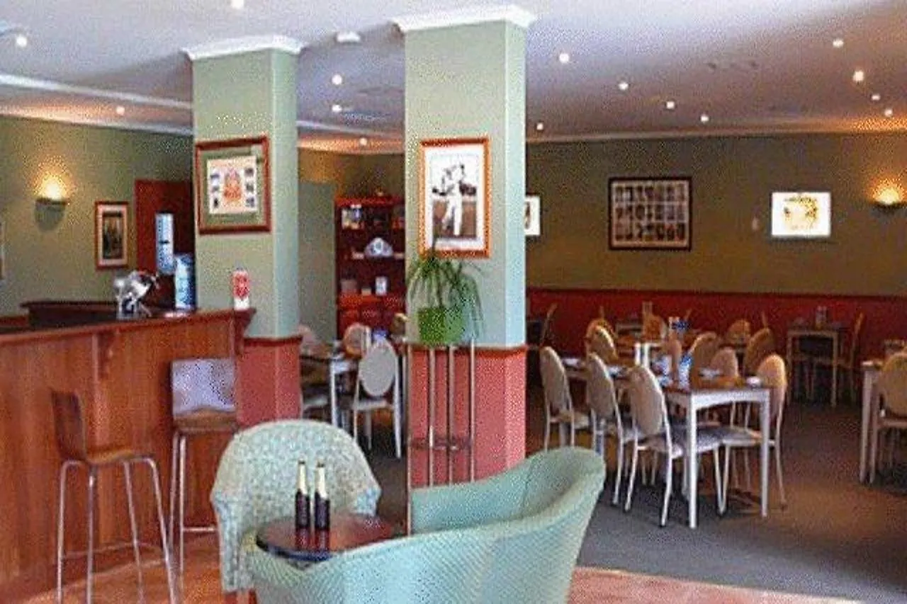 Comfort Inn Glenelg Adelaide Motel