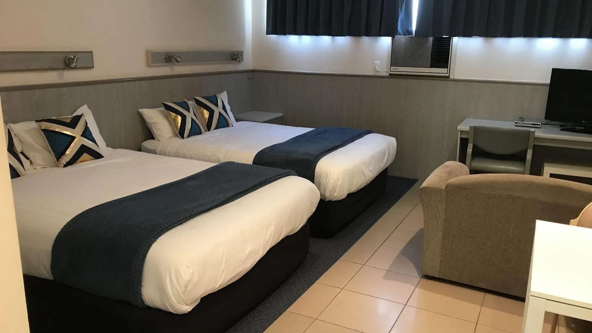 Comfort Inn Glenelg Adelaide 3*,  Australia